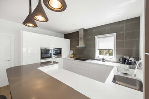 Kitchen - 3- click for photo gallery